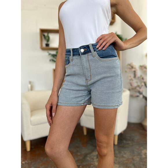 Judy Blue High Rise Waist Color Block Design Zip Fly Light Washed Denim Shorts - Picture 6 of 7
